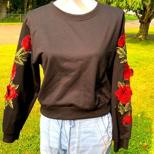 Unbranded embroidered 🌹sweatshirt Size: M